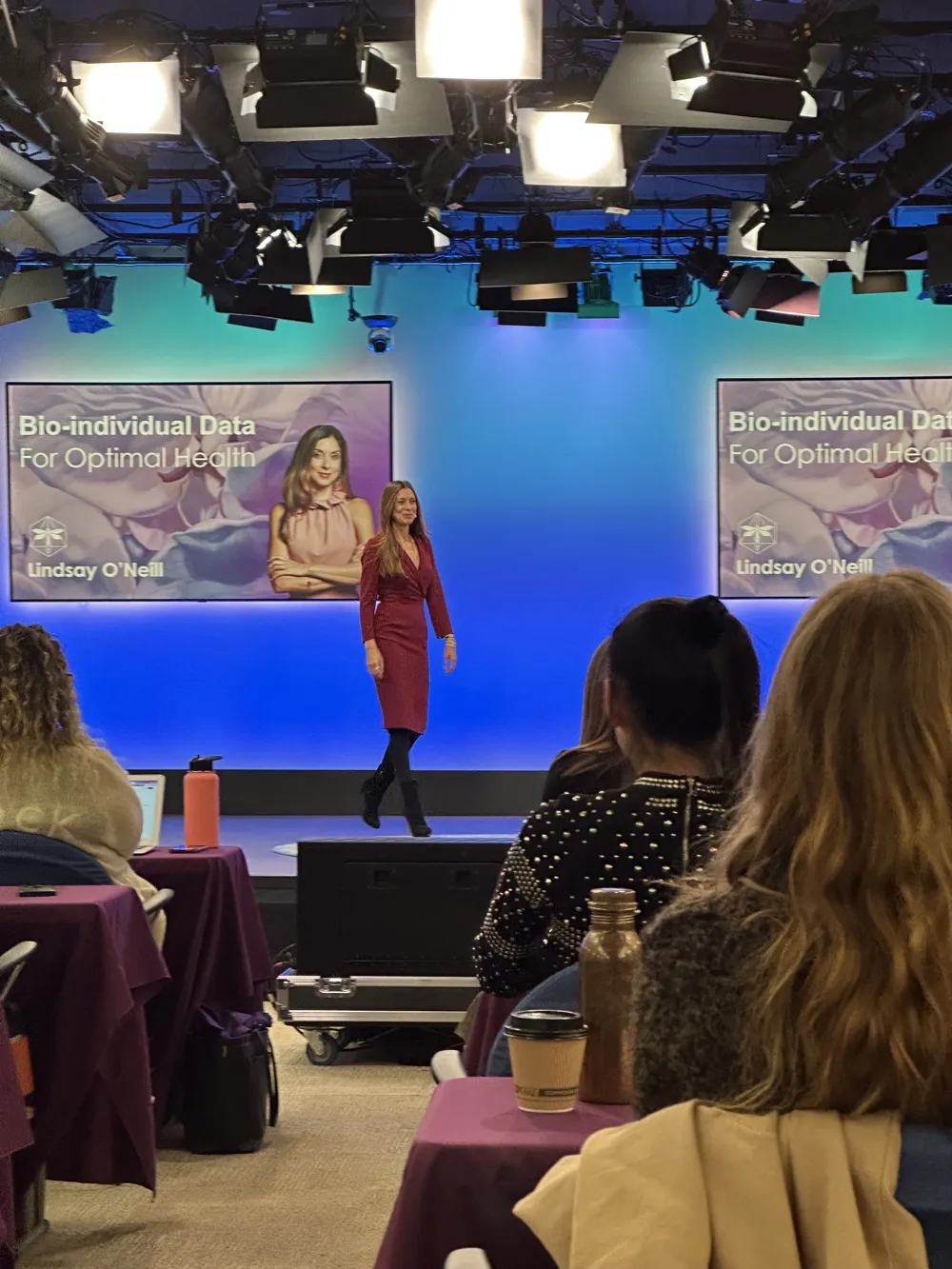 Lindsay Loo, host